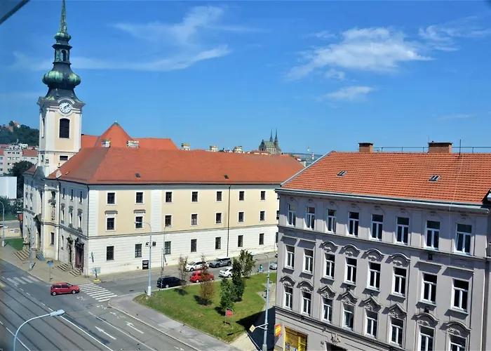 New With Garage Parking Apartamento Brno